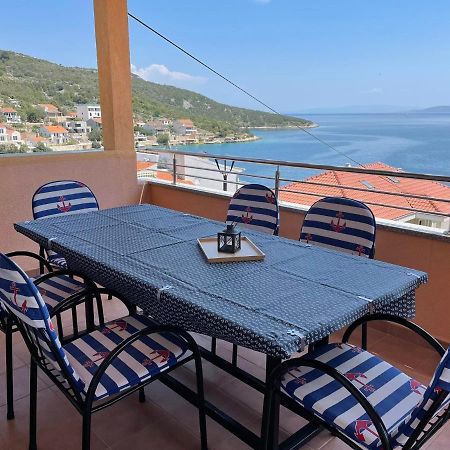 Apartman Emilija Vinišće Zewnętrze zdjęcie