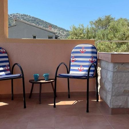 Apartman Emilija Vinišće Zewnętrze zdjęcie