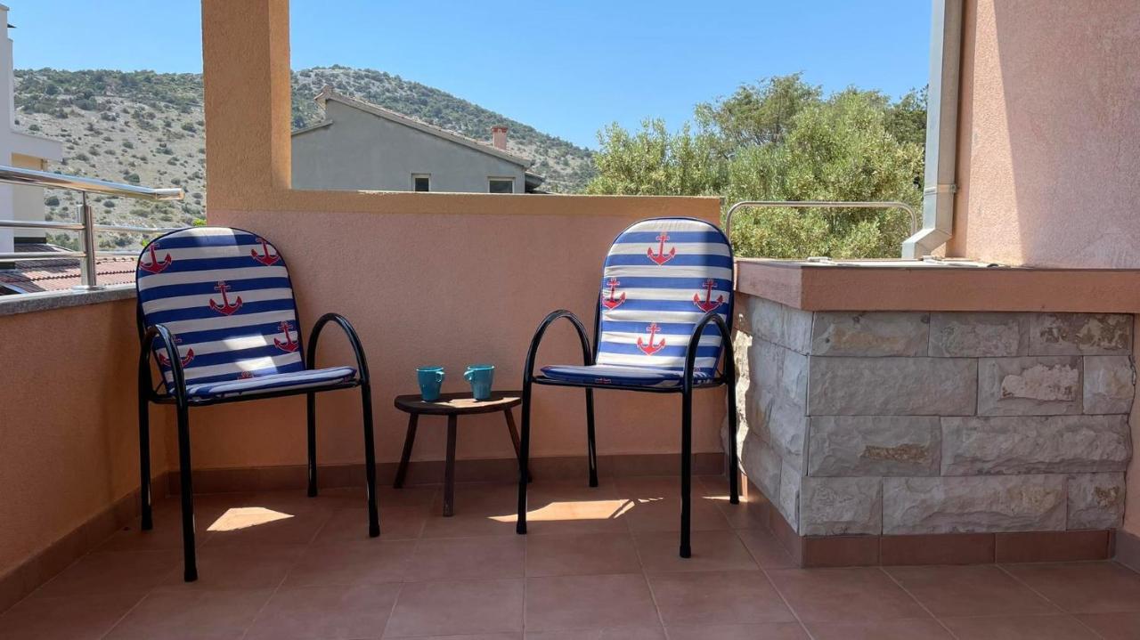 Apartman Emilija Vinišće Zewnętrze zdjęcie