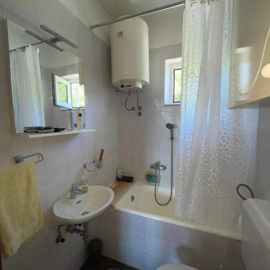 Apartman Emilija Vinišće Zewnętrze zdjęcie