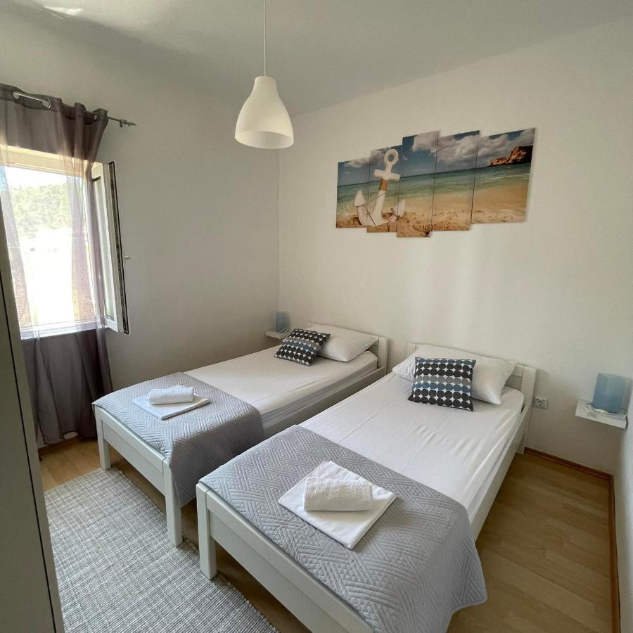 Apartman Emilija Vinišće Zewnętrze zdjęcie