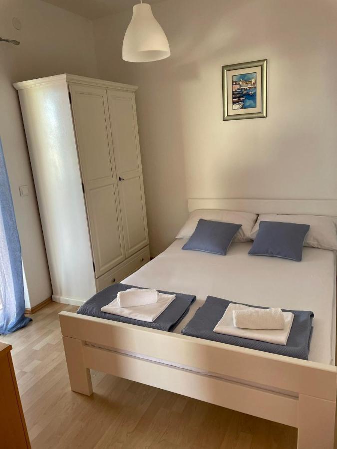Apartman Emilija Vinišće Zewnętrze zdjęcie